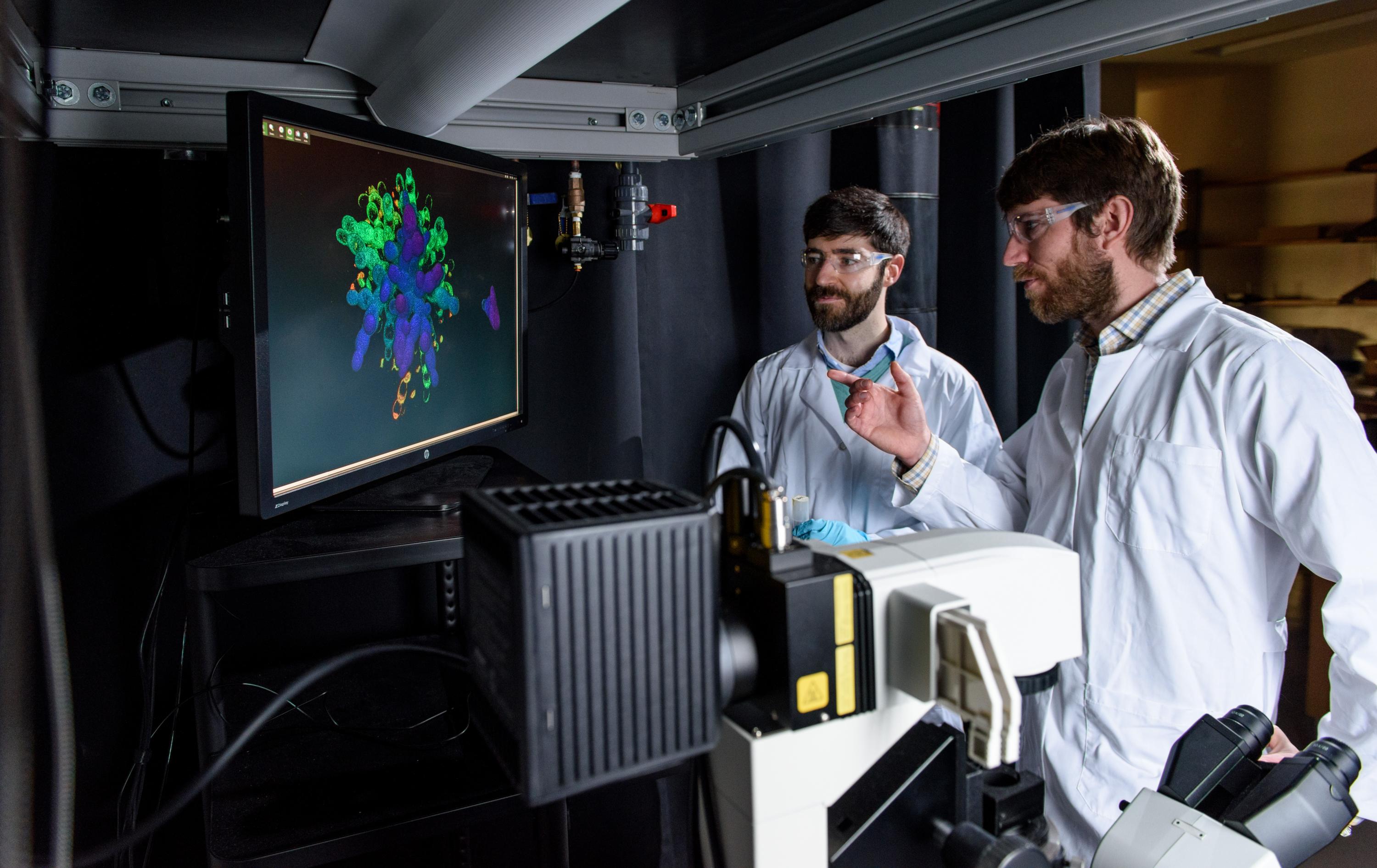 Yunker and Ratcliff in Yunker’s physics lab